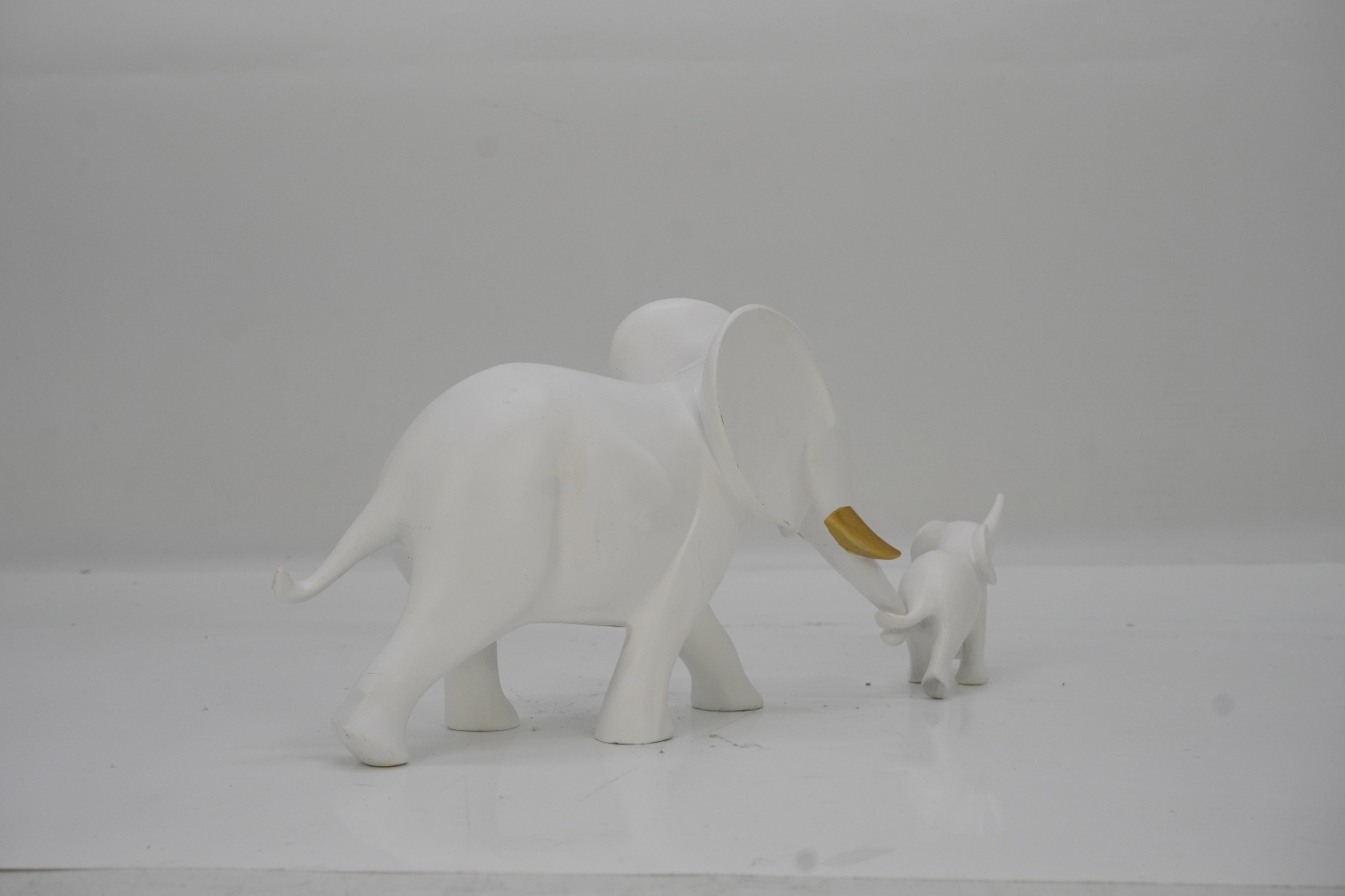 FIGURA MAMÁ E HIJO ELEFANTE BLANCO - Imagen 6