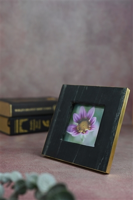 Picture Frame Small: Fits 3.5”X3.5” Photo BLACK/BRASS - BLACK - Imagen 4