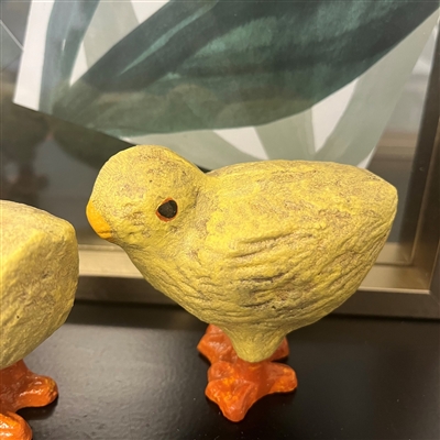 Set of 4 Cast Iron Chick Figurines 2.85”H -A - Yellow - Imagen 2