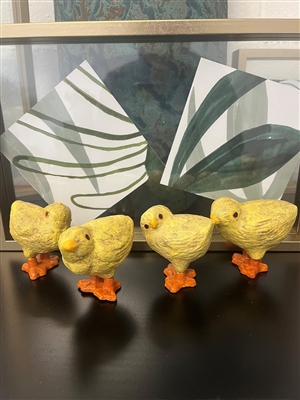 Set of 4 Cast Iron Chick Figurines 2.85”H -A - Yellow - Imagen 4