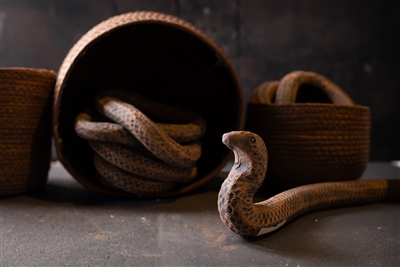 Snake Basket 1 Ivory Black Wash 9"x8"x4"- A - Ivory Black Wash - Imagen 6