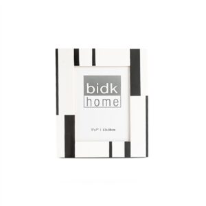 5X7” Resin Frame Black and White - BLACK & WHITE
