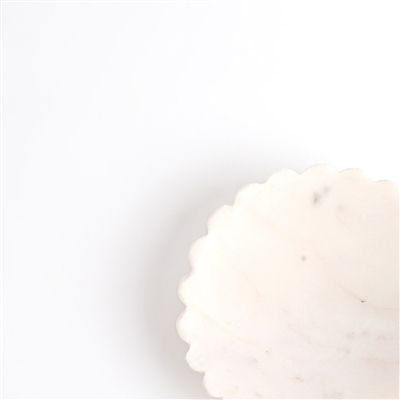 White Marble Soap Dish w/ Grooving - White - Imagen 3